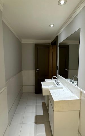 Apartamento à venda com 290m², 3 quartos e 4 vagas Apartamento à venda com 290m², 3 quartos e 4 vagasBanheiro da Suíte 2