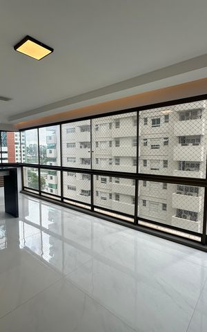 Apartamento à venda com 290m², 3 quartos e 4 vagas Apartamento à venda com 290m², 3 quartos e 4 vagasVaranda da Sala