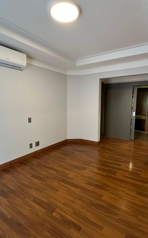 Apartamento à venda com 290m², 3 quartos e 4 vagas Apartamento à venda com 290m², 3 quartos e 4 vagasSuíte 3