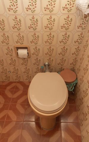 Casa à venda com 200m², 2 quartos e 2 vagas Casa à venda com 200m², 2 quartos e 2 vagasBanheiro 2
