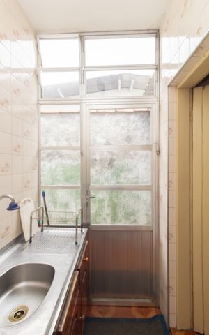 Casa à venda com 200m², 2 quartos e 2 vagas Casa à venda com 200m², 2 quartos e 2 vagasCozinha