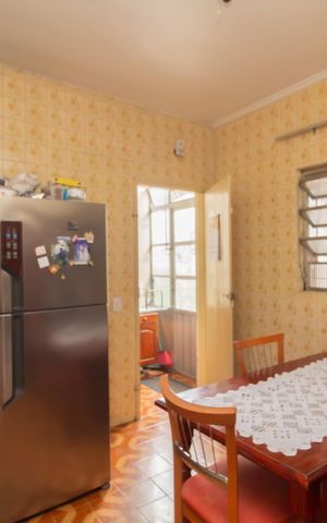 Casa à venda com 200m², 2 quartos e 2 vagas Casa à venda com 200m², 2 quartos e 2 vagasCozinha