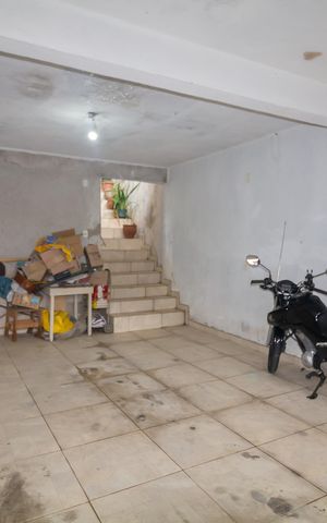 Casa à venda com 200m², 2 quartos e 2 vagas Casa à venda com 200m², 2 quartos e 2 vagasGaragem