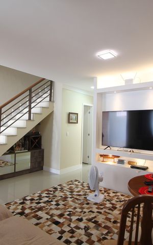 Casa de condomínio à venda com 100m², 3 quartos e 1 vagaSala