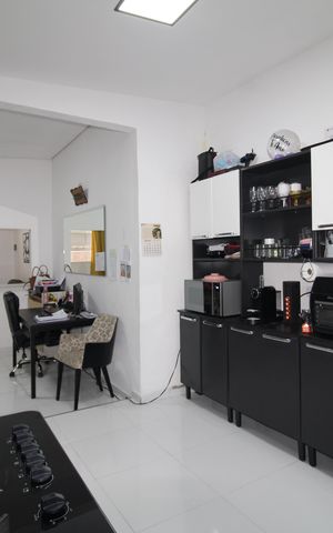 Casa à venda com 80m², 2 quartos e 2 vagasCozinha