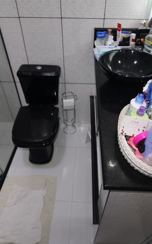 Casa à venda com 80m², 2 quartos e 2 vagasBanheiro 2