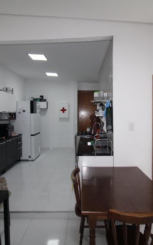 Casa à venda com 80m², 2 quartos e 2 vagasSala