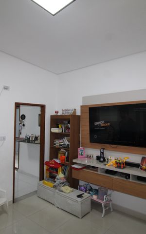 Casa à venda com 80m², 2 quartos e 2 vagasSala