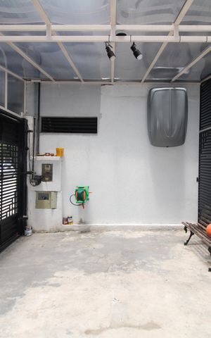 Casa à venda com 80m², 2 quartos e 2 vagasGaragem