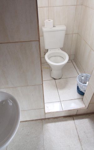 Casa à venda com 390m², 3 quartos e 2 vagasBanheiro 2