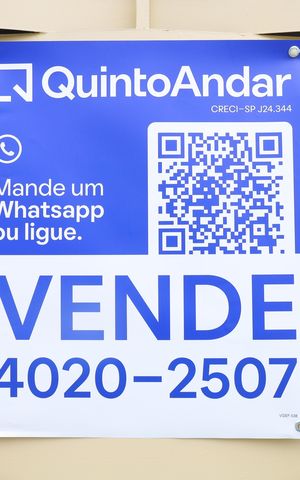Casa à venda com 250m², 3 quartos e 3 vagasPlaca instalada no portão do imóvel - Código da placa: VGEF-538