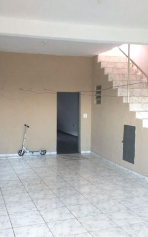 Casa à venda com 200m², 5 quartos e 6 vagas Casa à venda com 200m², 5 quartos e 6 vagasÁrea externa