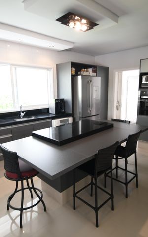 Casa de condomínio à venda com 410m², 4 quartos e 2 vagasCozinha