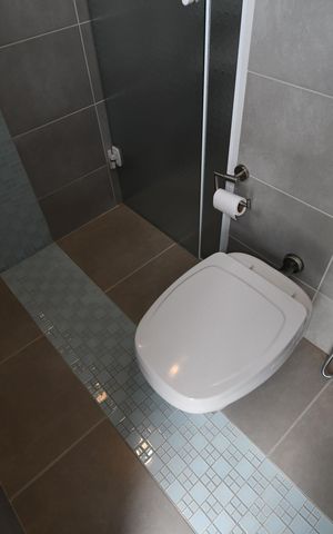 Casa de condomínio à venda com 410m², 4 quartos e 2 vagasBanheiro da Piscina