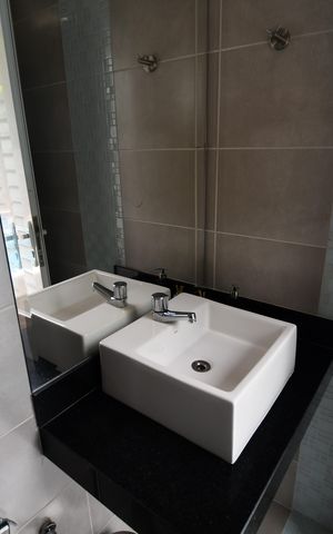 Casa de condomínio à venda com 410m², 4 quartos e 2 vagasBanheiro da Piscina