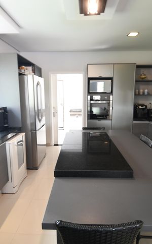 Casa de condomínio à venda com 410m², 4 quartos e 2 vagasCozinha