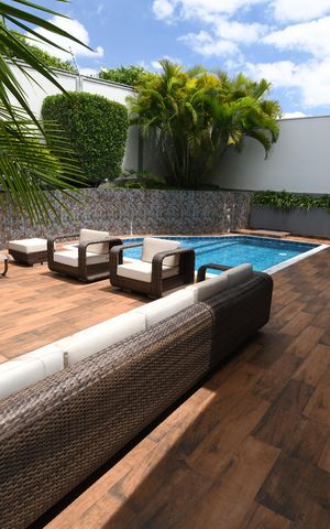 Casa de condomínio à venda com 410m², 4 quartos e 2 vagasQuintal