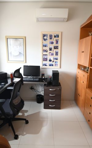 Casa de condomínio à venda com 410m², 4 quartos e 2 vagasEscritório