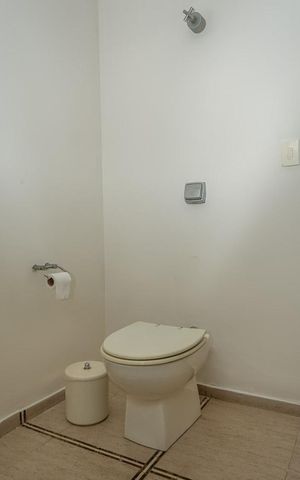 Casa para alugar com 441m², 3 quartos e 4 vagas Casa para alugar com 441m², 3 quartos e 4 vagasBanheiro SocialLavabo Sala