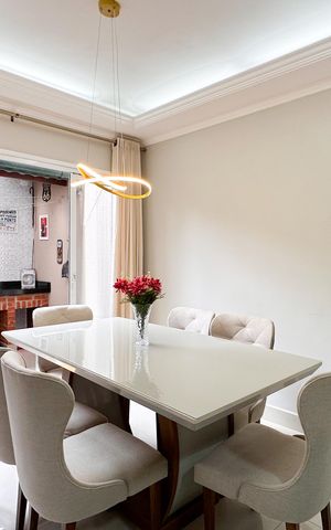 Casa de condomínio à venda com 90m², 2 quartos e 2 vagas Casa de condomínio à venda com 90m², 2 quartos e 2 vagasSala