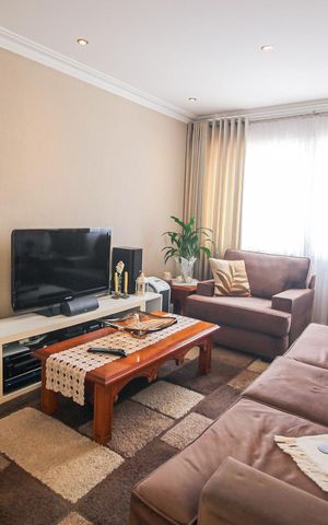 Casa à venda com 125m², 3 quartos e 3 vagasSala