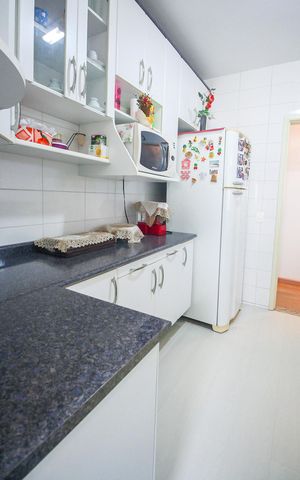 Apartamento à venda com 75m², 3 quartos e 2 vagasCozinha