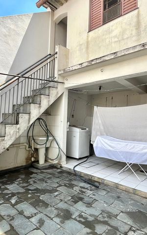 Casa à venda com 423m², 4 quartos e 2 vagas Casa à venda com 423m², 4 quartos e 2 vagasÁrea de Serviço