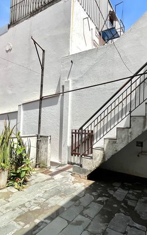 Casa à venda com 423m², 4 quartos e 2 vagas Casa à venda com 423m², 4 quartos e 2 vagasÁrea de Serviço