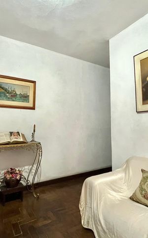 Casa à venda com 423m², 4 quartos e 2 vagas Casa à venda com 423m², 4 quartos e 2 vagasSala