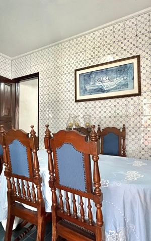 Casa à venda com 423m², 4 quartos e 2 vagas Casa à venda com 423m², 4 quartos e 2 vagasSala de Jantar