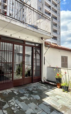Casa à venda com 423m², 4 quartos e 2 vagas Casa à venda com 423m², 4 quartos e 2 vagasÁrea de Serviço