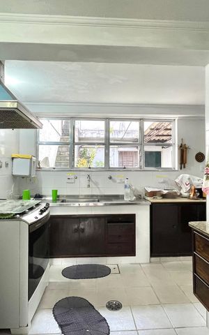 Casa à venda com 423m², 4 quartos e 2 vagas Casa à venda com 423m², 4 quartos e 2 vagasCozinha