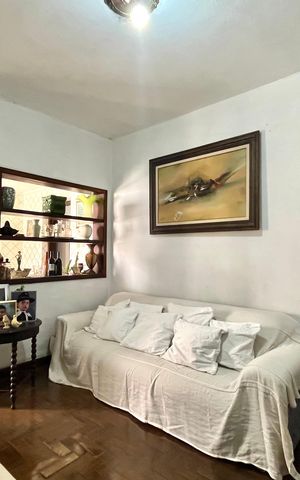 Casa à venda com 423m², 4 quartos e 2 vagas Casa à venda com 423m², 4 quartos e 2 vagasSala
