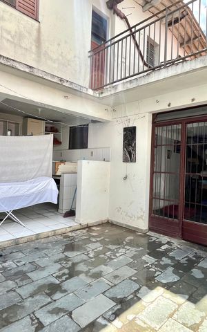 Casa à venda com 423m², 4 quartos e 2 vagas Casa à venda com 423m², 4 quartos e 2 vagasÁrea de Serviço