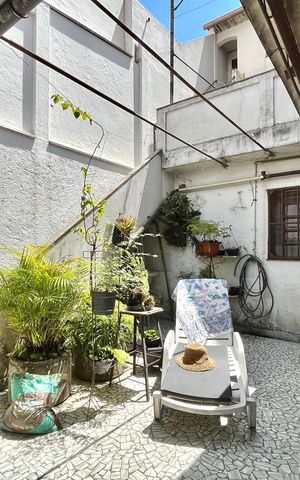 Casa à venda com 423m², 4 quartos e 2 vagas Casa à venda com 423m², 4 quartos e 2 vagasQuintal