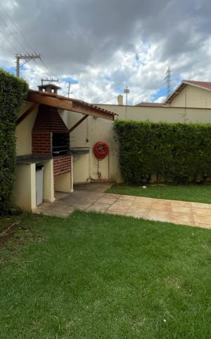 Casa de condomínio para alugar com 133m², 3 quartos e 2 vagas Casa de condomínio para alugar com 133m², 3 quartos e 2 vagasÁrea comum - Churrasqueira