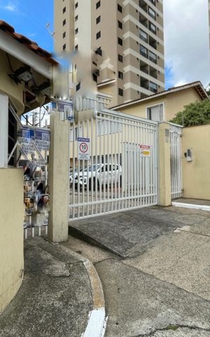 Casa de condomínio para alugar com 133m², 3 quartos e 2 vagas Casa de condomínio para alugar com 133m², 3 quartos e 2 vagasFachada do condomínio