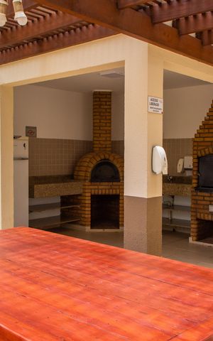 Apartamento à venda com 208m², 4 quartos e 4 vagas Apartamento à venda com 208m², 4 quartos e 4 vagasÁREA COMUM - CHURRASQUEIRA