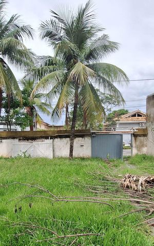 Casa à venda com 239m², 4 quartos e 2 vagas Casa à venda com 239m², 4 quartos e 2 vagasQuintal