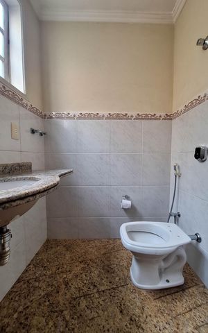 Casa à venda com 239m², 4 quartos e 2 vagas Casa à venda com 239m², 4 quartos e 2 vagasLavabo