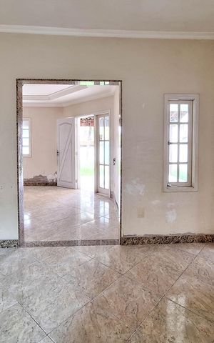 Casa à venda com 239m², 4 quartos e 2 vagas Casa à venda com 239m², 4 quartos e 2 vagasCopa