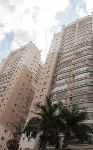 Apartamento à venda com 104m², 3 quartos e 2 vagasFachada
