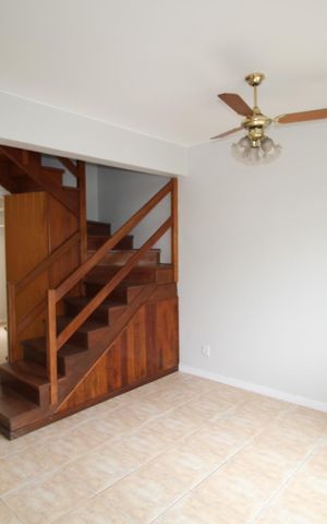 Casa de condomínio à venda com 80m², 3 quartos e 2 vagasSala