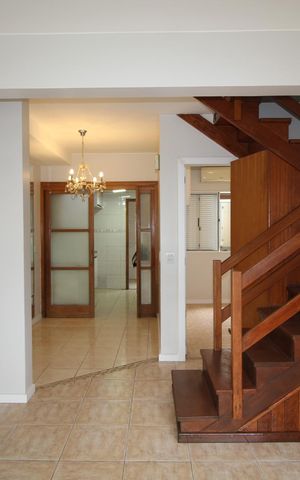 Casa de condomínio à venda com 80m², 3 quartos e 2 vagasSala