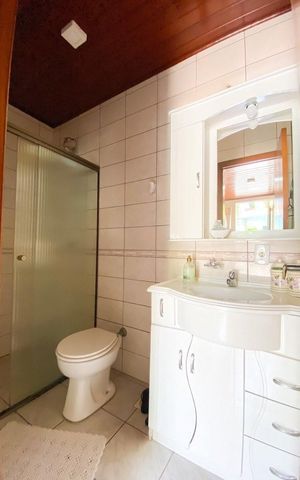 Casa à venda com 243m², 3 quartos e 2 vagas Casa à venda com 243m², 3 quartos e 2 vagasBanheiro 1