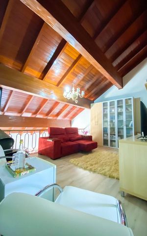Casa à venda com 243m², 3 quartos e 2 vagas Casa à venda com 243m², 3 quartos e 2 vagasSala