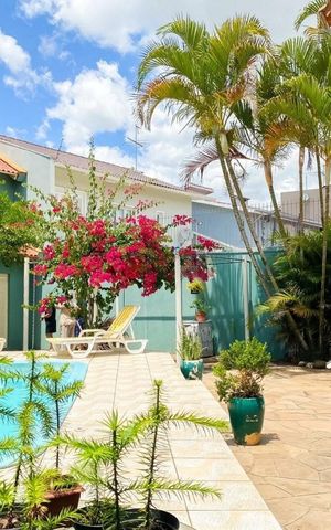 Casa à venda com 243m², 3 quartos e 2 vagas Casa à venda com 243m², 3 quartos e 2 vagasÁrea Externa