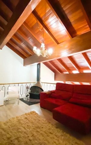 Casa à venda com 243m², 3 quartos e 2 vagas Casa à venda com 243m², 3 quartos e 2 vagasSala