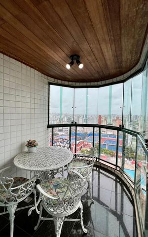 Apartamento à venda com 140m², 3 quartos e 2 vagasVaranda