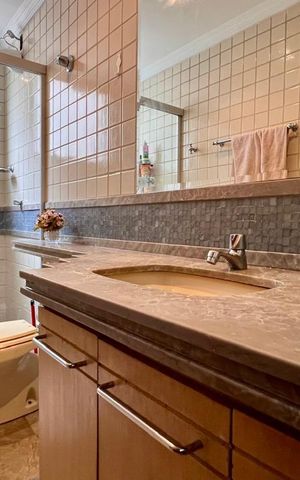 Apartamento à venda com 140m², 3 quartos e 2 vagasbanho